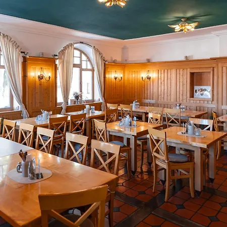 Zum Bruckwirt Hotel *